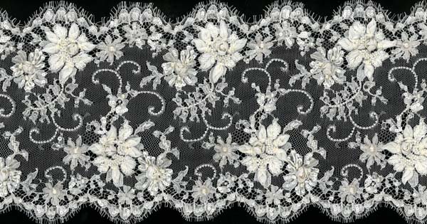 BEADED SEQUIN FRENCH LACE EDGING - IVORY
